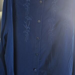 BonWorth Vintage Classic Blue Embroidered Top